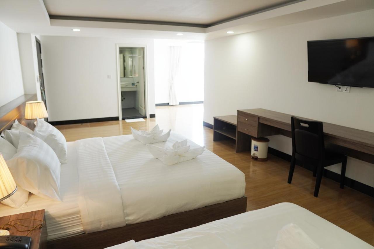Apple Hotel Three - Near Pnh Airport Πνομ Πενχ Εξωτερικό φωτογραφία