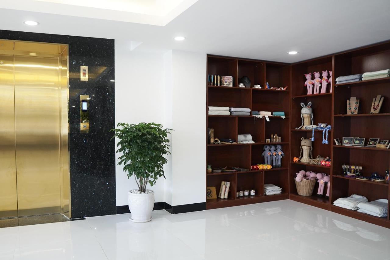Apple Hotel Three - Near Pnh Airport Πνομ Πενχ Εξωτερικό φωτογραφία