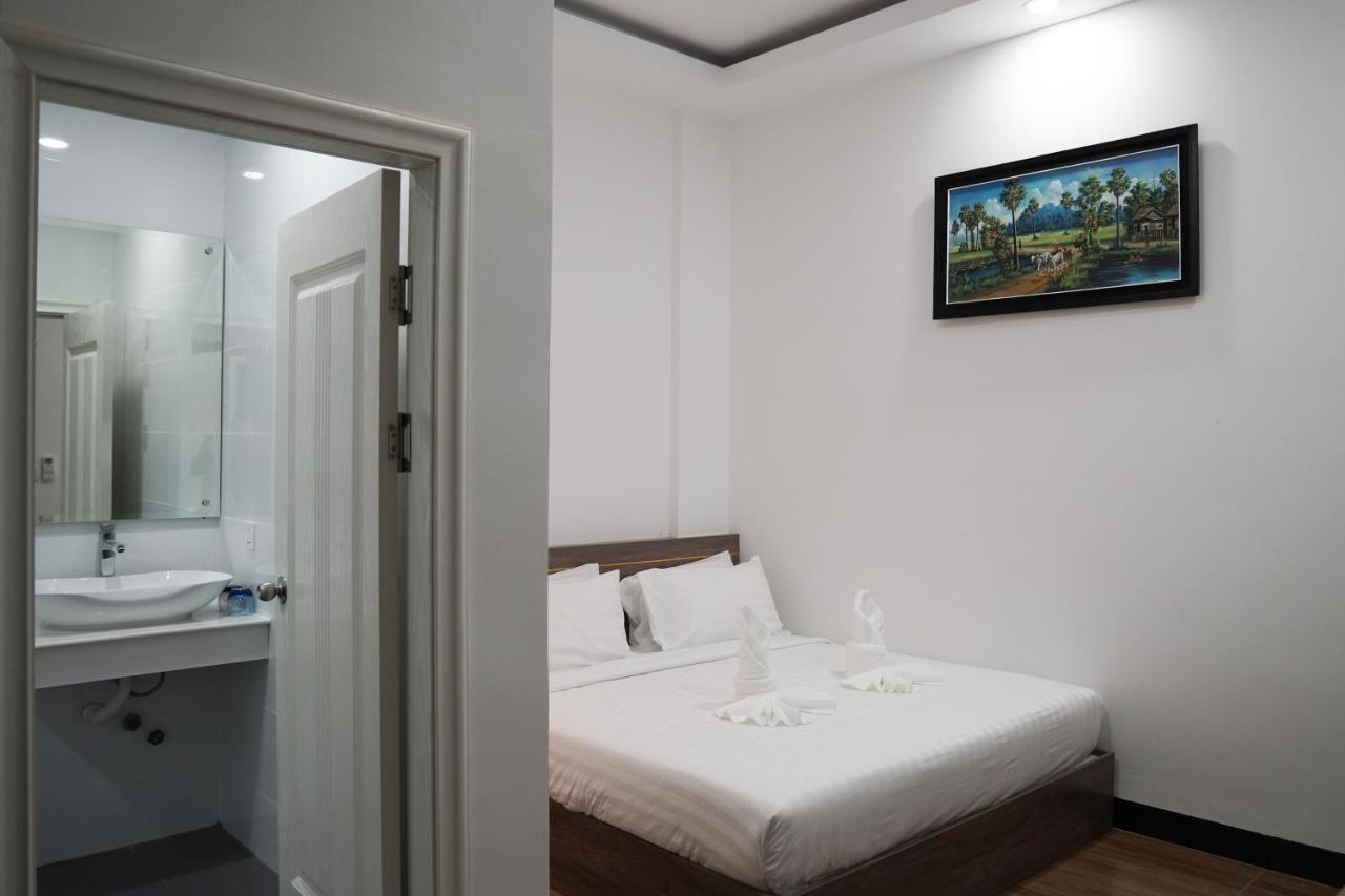 Apple Hotel Three - Near Pnh Airport Πνομ Πενχ Εξωτερικό φωτογραφία