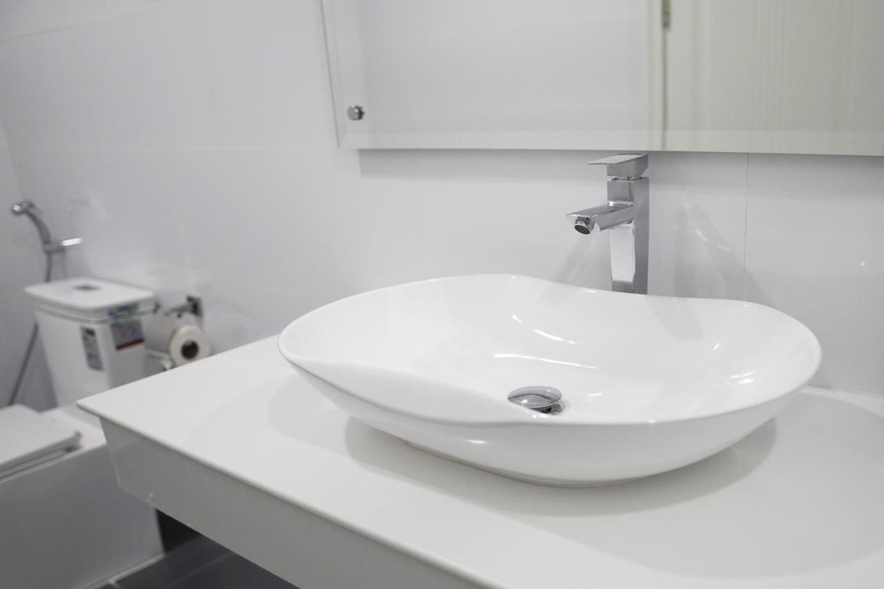 Apple Hotel Three - Near Pnh Airport Πνομ Πενχ Εξωτερικό φωτογραφία